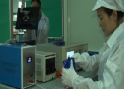 飛崧說到就要做到響應客戶需求 24小時內交貨一批光纖收發器